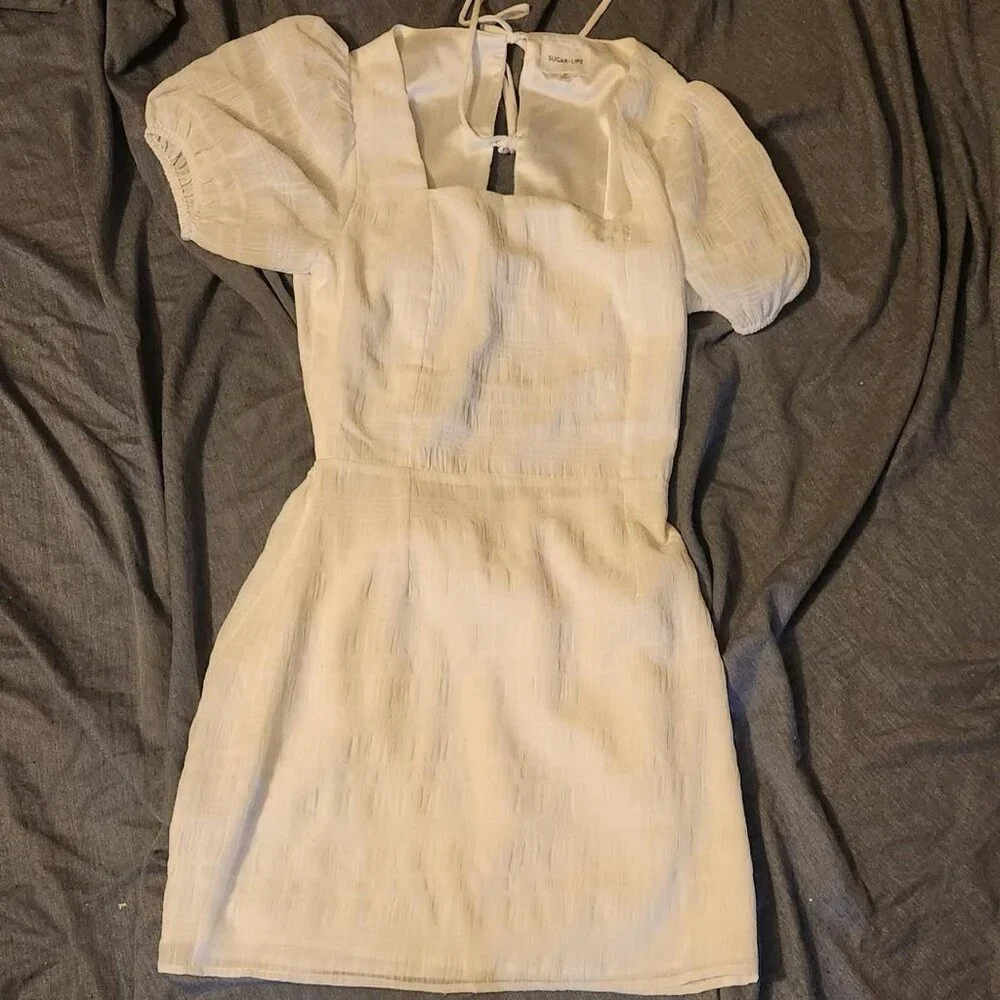 White Puff-Sleeve Mini Dress / Cottagecore Dream white mini, date, Romantic Chic - Picture 2 of 8